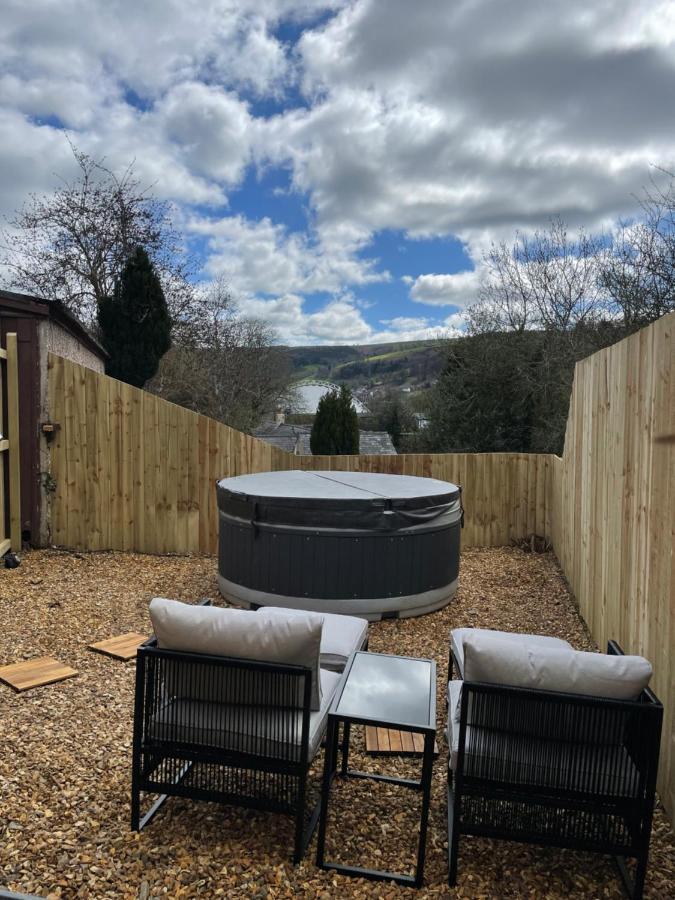 Dee Lodge With Private Hot Tub Llangollen Exterior foto